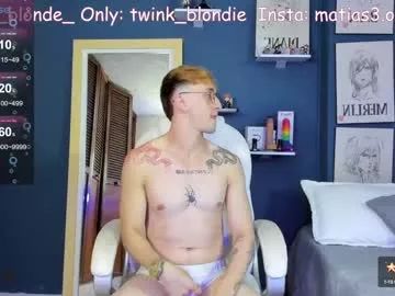 Naked Room twink_blondie_ 
