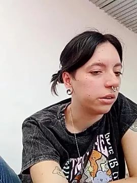 DiimeUwU from StripChat is Freechat
