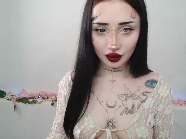 Alisa-tattoogirl from BongaCams