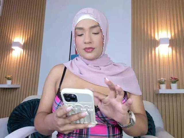 alma-avad from BongaCams
