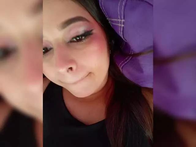 EinnyMure from BongaCams