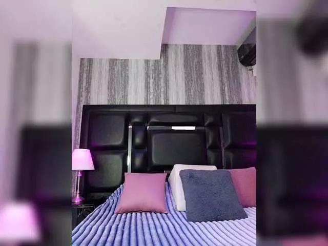 EinnyMure from BongaCams