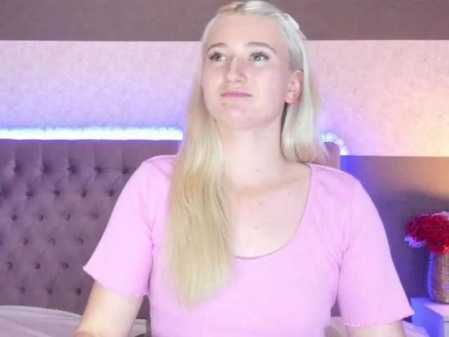 HollyTaillor from BongaCams