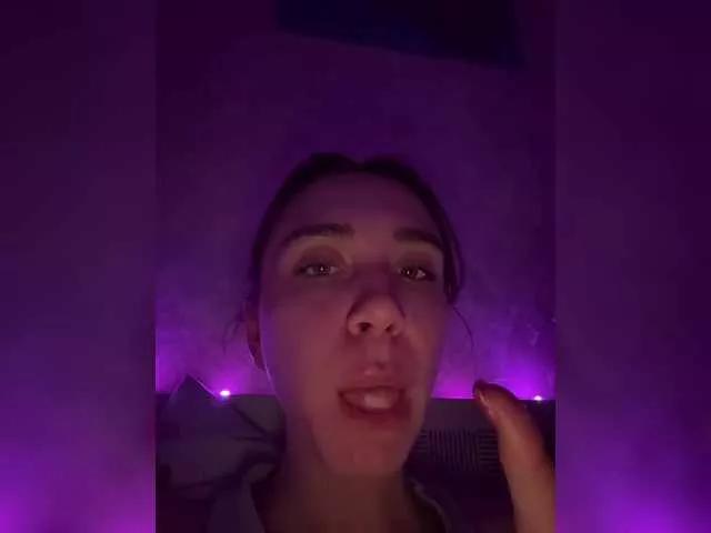 pizzahubb from BongaCams