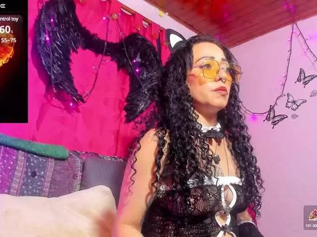 staacy37 from BongaCams