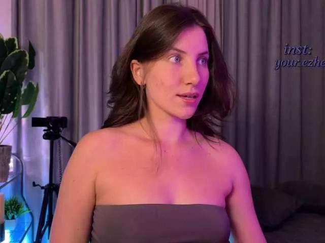 Vixie01 from BongaCams