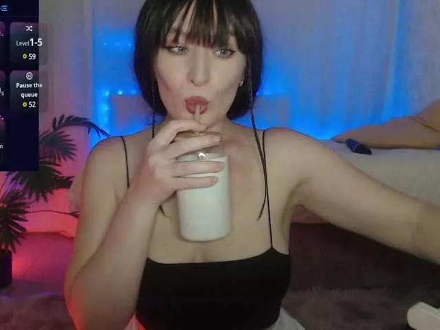 Zeeeme from BongaCams