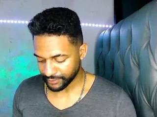 bbcblackhot33 from CamSoda