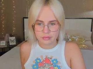 bellatip from CamSoda