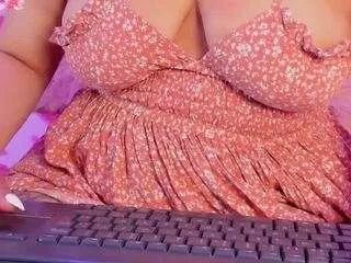 carlawet18 from CamSoda
