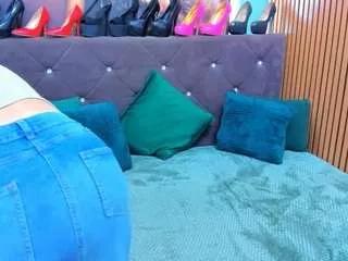 laurasin from CamSoda