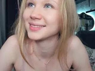 maegladman from CamSoda