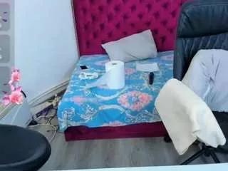 ninadee from CamSoda
