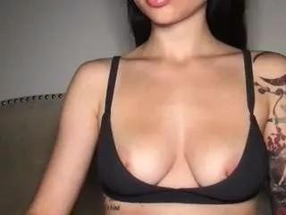 xoxcat from CamSoda
