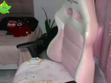 111lucygrim111 from Chaturbate