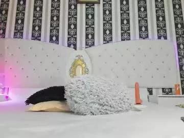 Naked Room aidasina 
