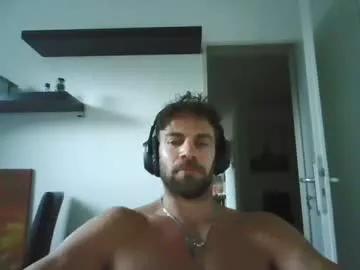 Naked Room alphah_hunk 