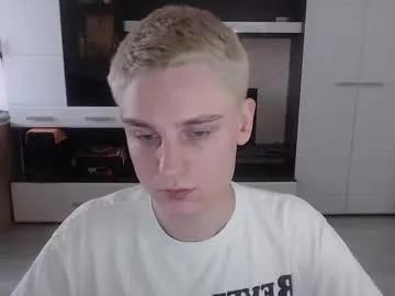 Naked Room angryzan 