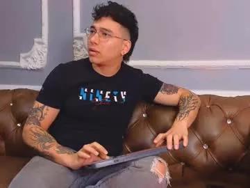 apolo_burton from Chaturbate