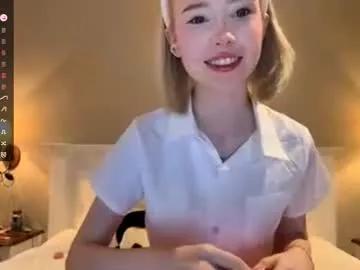 bella_gasp from Chaturbate