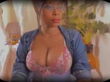 bellablakes18 from Chaturbate