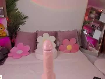 Naked Room cammiefoalss 