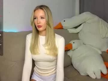 Naked Room cutiefull_lion 