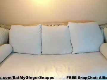 Naked Room eatmygingersnapps 