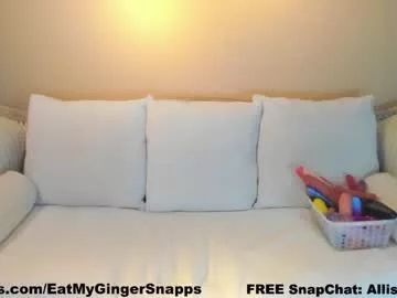 Naked Room eatmygingersnapps 