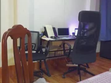 Naked Room ellcrys 