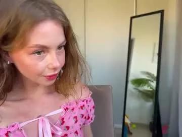 elli_harmon from Chaturbate