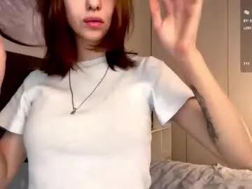 ellie_hollow from Chaturbate