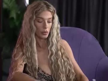 ellieredd from Chaturbate