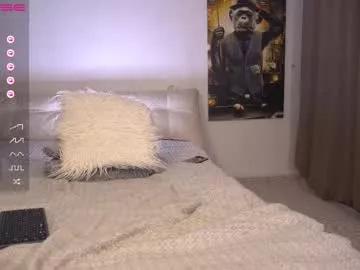evelina_fox from Chaturbate