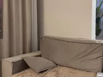 Naked Room exeltis 