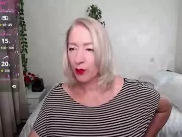 hunters_woman from Chaturbate