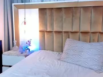 Naked Room im_garu 