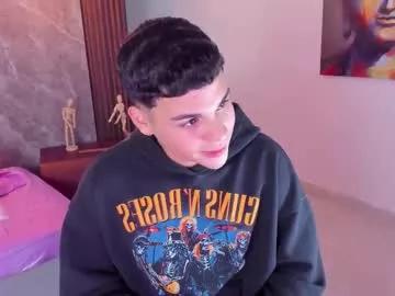 james_jonnes from Chaturbate