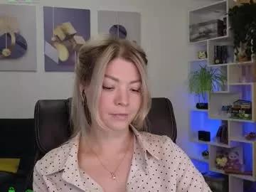 Naked Room julia_cute_ 