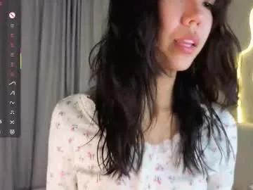 Naked Room juniebogany 