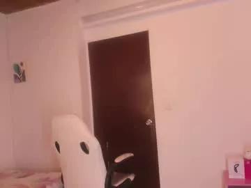 juuli_ross_ from Chaturbate