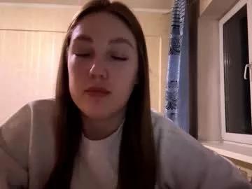 kellyekusnic from Chaturbate