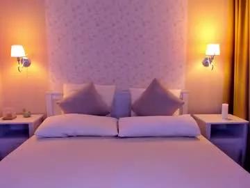 Naked Room lexi_split 