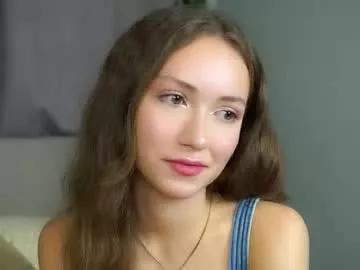 loriamarzinske from Chaturbate