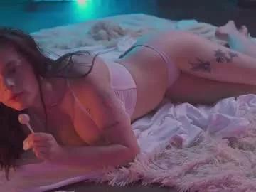 Naked Room lorienn 