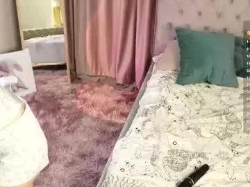 Naked Room lornaelin 