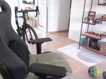 Naked Room maxp0wer23 