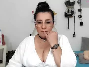 mom_17 from Chaturbate