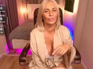 Naked Room scarlett_mai 