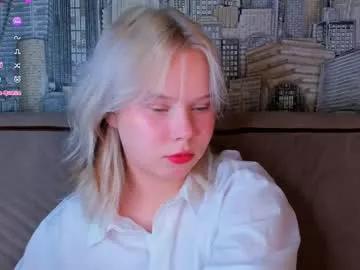 sooft_girl from Chaturbate